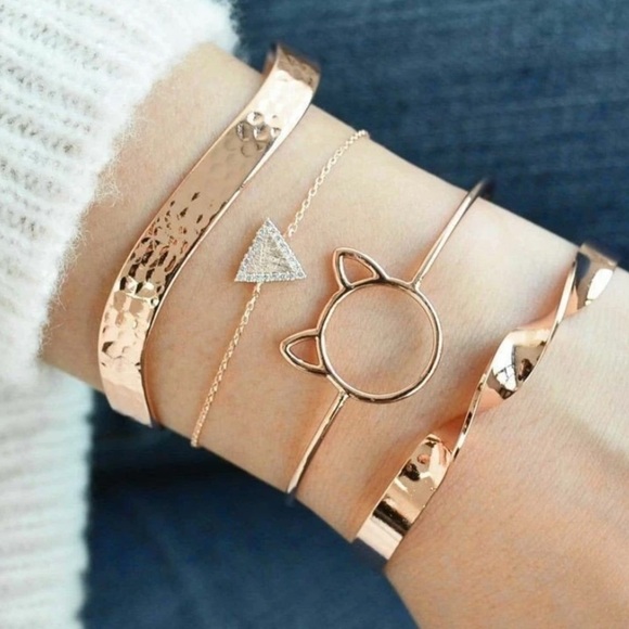 Layered Gold Metal Cat Triangle Bracelet Set of 4 - Picture 2 of 5